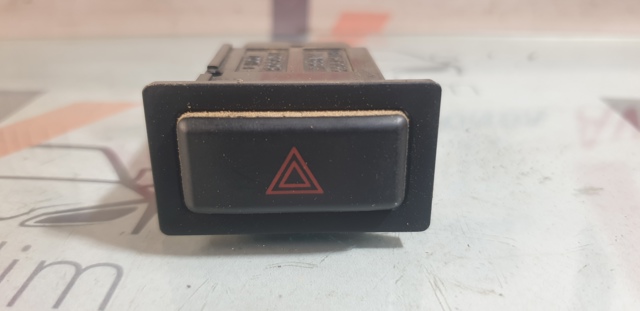 Кнопка аварийной сигнализации 8433243010 TOYOTA