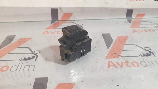 Кнопка стеклоподъемника передняя правая 8481005030 TOYOTA