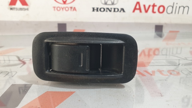 Кнопки заднего левого стеклоподъёмника 8481005040C0 TOYOTA