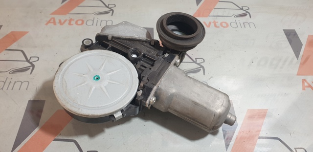 Мотор стеклоподъемника двери передней, правой 8571042120 TOYOTA