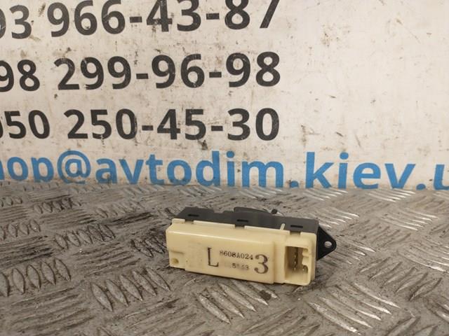 8608A024 Кнопка включения мотора стеклоподъемника задняя левая купить Львов