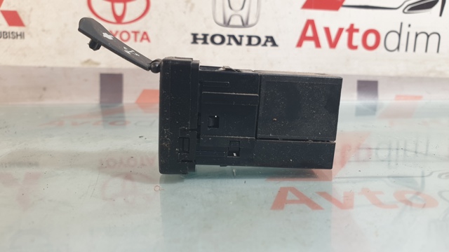 TOYOTA 8619042040 в наличии Чернигов