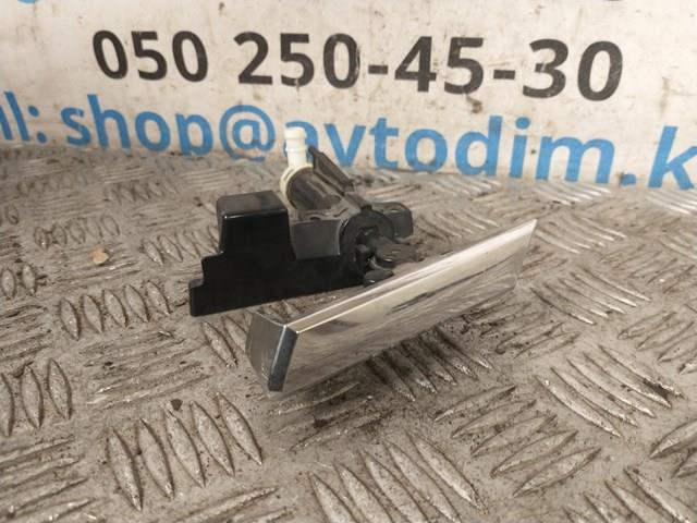 SUBARU 86636AG300 Держатель форсунки омывателя фары (подъемный цилиндр) в наличии Ирпень