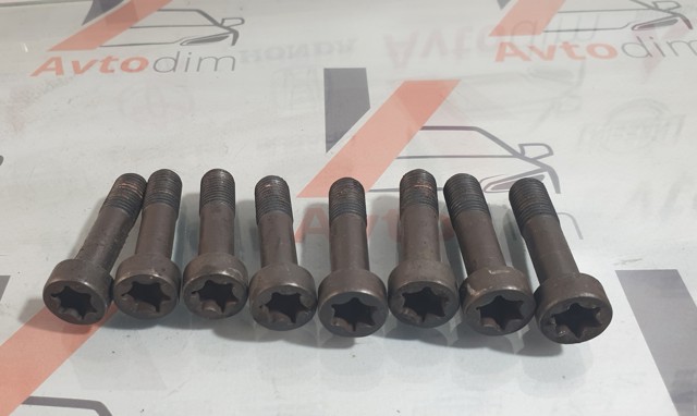 Болт крепления маховика 9014810004 TOYOTA
