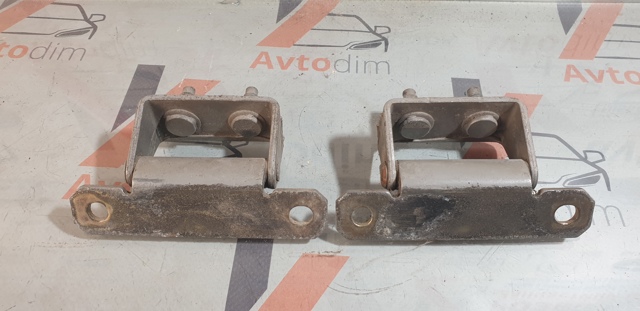 Петля третей/пятой двери 904008H300 NISSAN