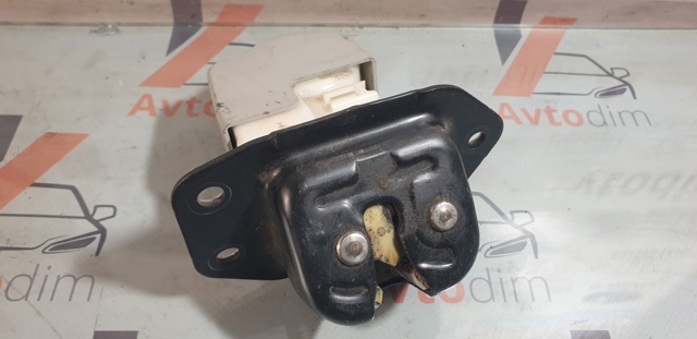 Замок и ручка двери задка 90502JG00A NISSAN