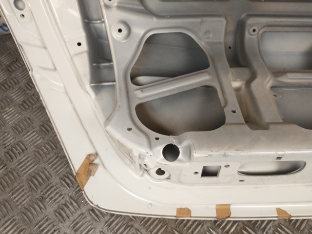 Крышка багажника A2167500075 MERCEDES