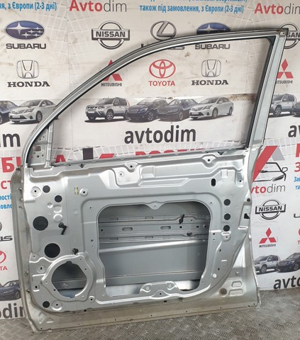 Пассажирская передняя дверь H0100JG4MM NISSAN