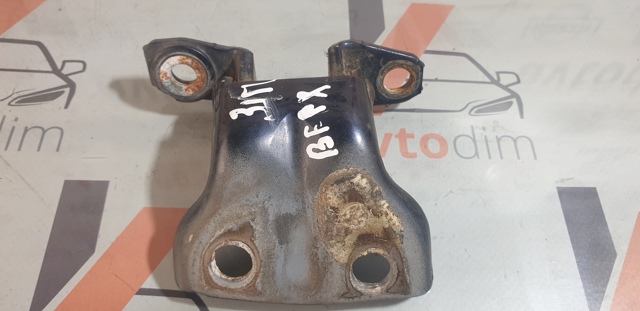 MB546472 Петля двери задней правой купить Полтава