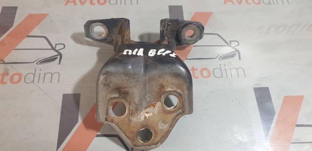 Петля двери передней левой MB574273 MITSUBISHI