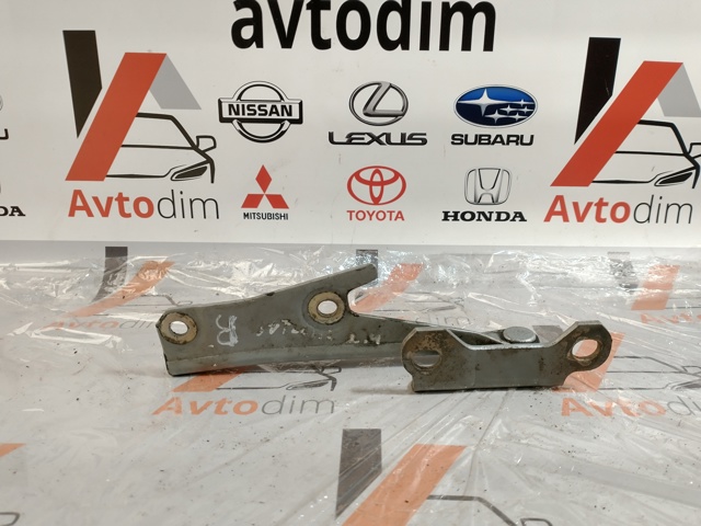 MITSUBISHI MB866526 Петля капота правая в наличии Кривой Рог