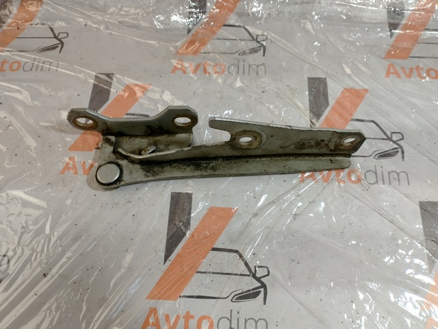 MITSUBISHI MB866526 Петля капота правая в наличии Чернигов