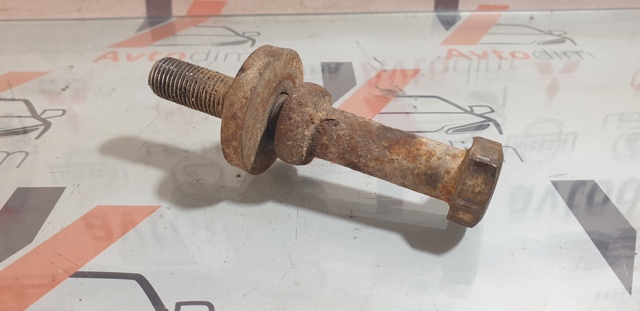 Болт шкива коленвала MD172725 MITSUBISHI