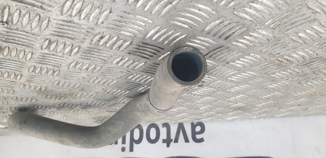 Патрубок радиатора охлаждения нижний MN135701 MITSUBISHI