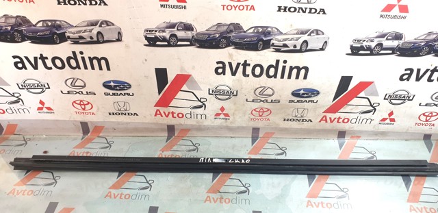 MR100789 MITSUBISHI Уплотнитель стекла двери передней левой внутренний (планка) купить в Черновцы