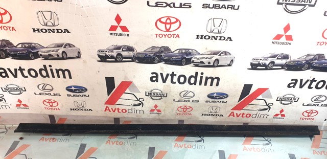 MR100789 MITSUBISHI Уплотнитель стекла двери передней левой внутренний (планка) купить в Сумы
