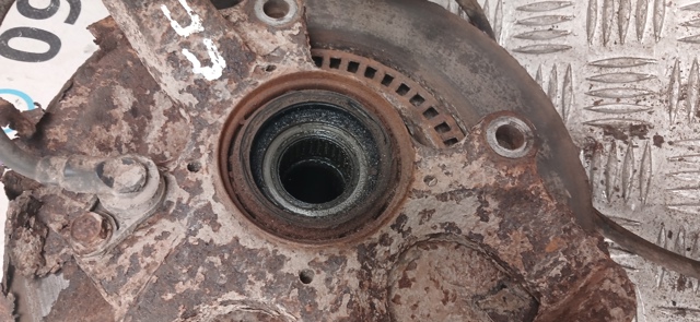 MITSUBISHI MR113895 Цапфа (поворотный кулак) передний правый в наличии Львов