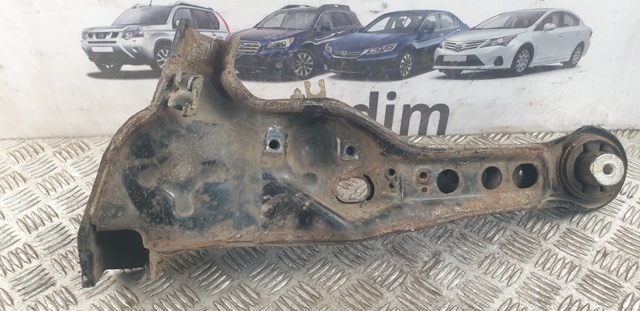 Рычаг/тяга задней подвески продольный нижний, левый MR244923 MITSUBISHI
