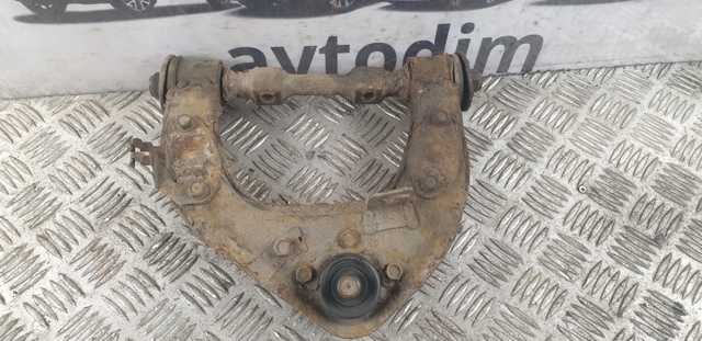 Рычаг передней подвески верхний правый MR296094 MITSUBISHI