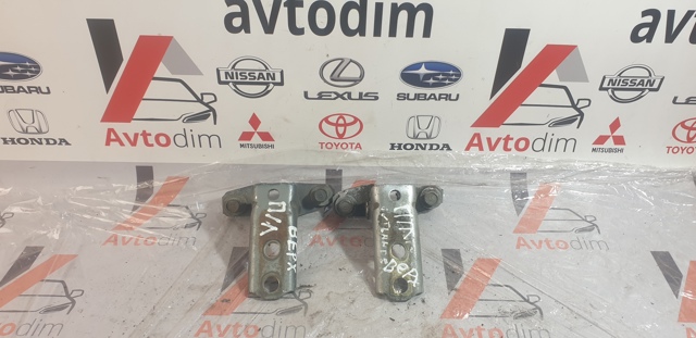 MITSUBISHI MR302270 Петля двери задней правой в наличии Полтава