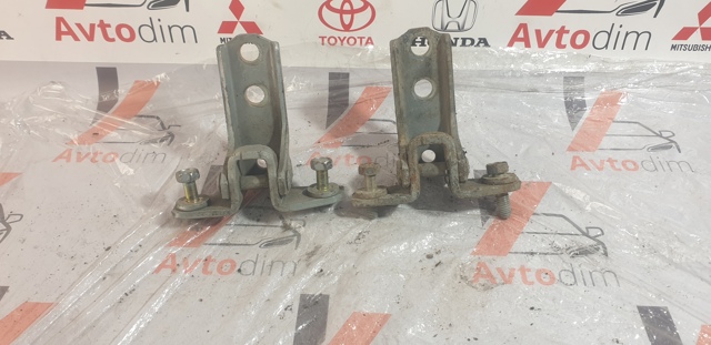 MR302270 MITSUBISHI Петля двери задней правой купить в Полтава