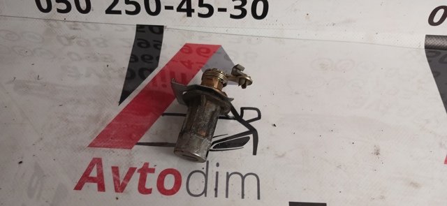 Личинка замка крышки багажника MR325988 MITSUBISHI