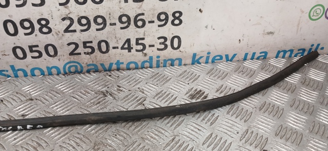 MR371437 Уплотнитель капота купить Киев