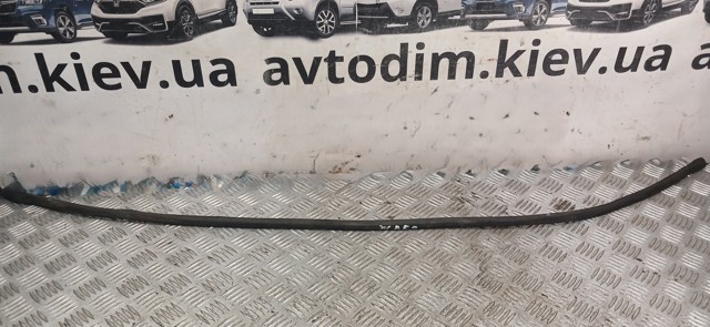 MR371437 MITSUBISHI Уплотнитель капота купить в Ужгород