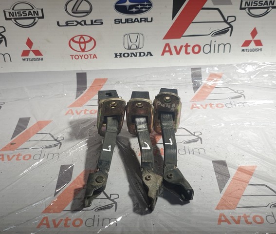 Ограничитель открывания задней двери MR473583 MITSUBISHI