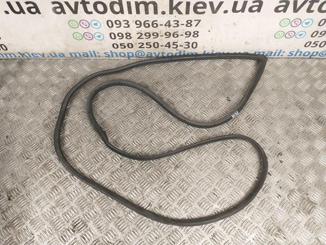 MR473779 MITSUBISHI Уплотнитель двери передней левой (на двери) купить в Киев