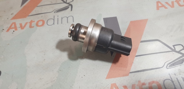 Датчик давления топлива MR560127 MITSUBISHI