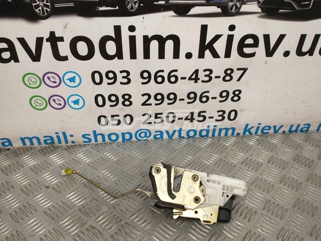 Замок двери водителя MR573707 MITSUBISHI
