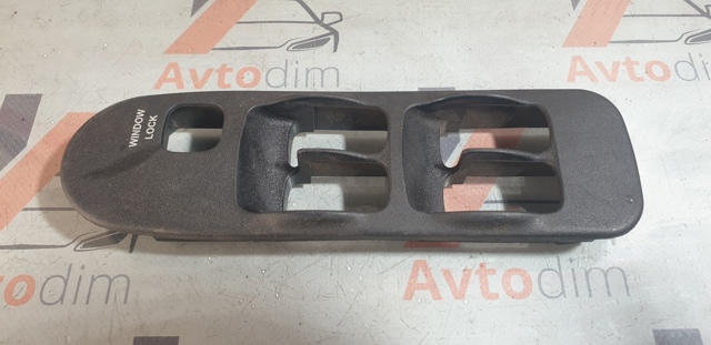 Кнопки переднего левого стекло подъёмника MR740599 MITSUBISHI