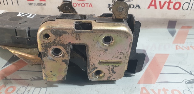 MR911381 MITSUBISHI Замок двери передней левой купить в Киев