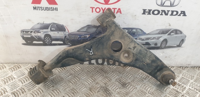 Правый рычаг передней нижней подвески MR911569 MITSUBISHI