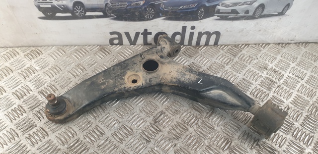Левый рычаг передней нижней подвески MR911570 MITSUBISHI