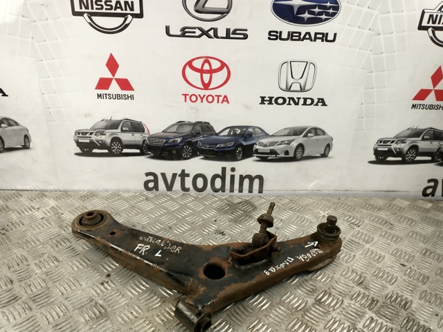 Левый рычаг передней нижней подвески MR961391 MITSUBISHI