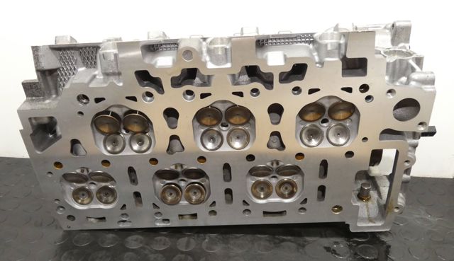 Головка блока в сборе c распредвалами 03H103373B PORSCHE