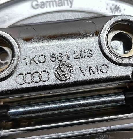 PORSCHE 1K0864203 Петля крепления груза в наличии Чернигов