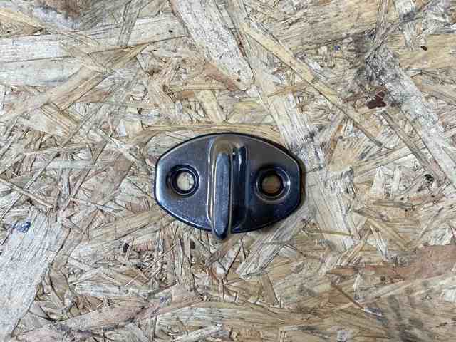 Петля-зацеп (ответная часть) замка двери задней 3C0837767A PORSCHE