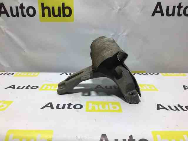 Кронштейн подушки (опоры) двигателя, правой 4G0199308AD PORSCHE