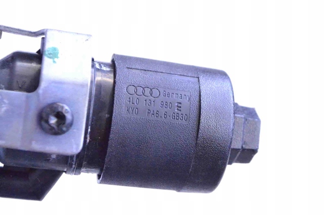 Крышка заливной горловины бака AD BLUE 4L0131980E PORSCHE