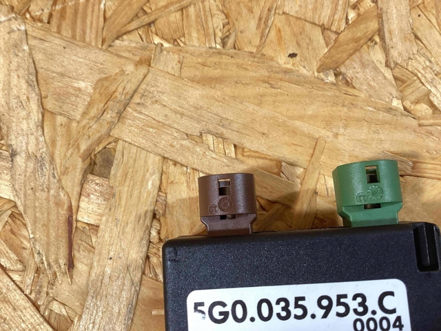 USB-разветвитель 5G0035953C PORSCHE