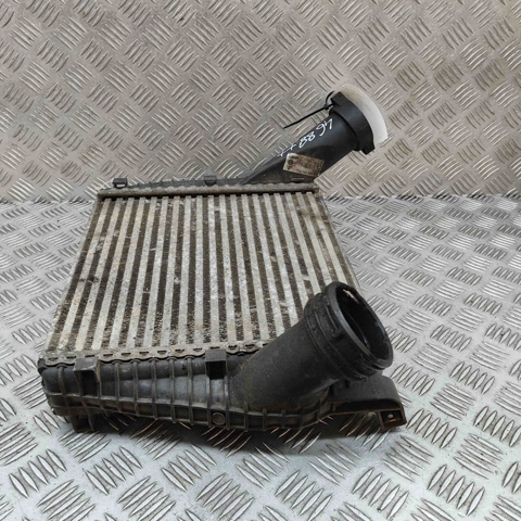 7L0145803A PORSCHE Интеркулер купить в Николаев