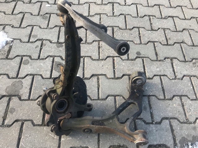 PORSCHE 7L0407258A Цапфа (поворотный кулак) передний правый в наличии Кривой Рог