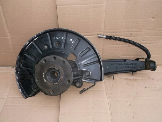 PORSCHE 7L0407258A Цапфа (поворотный кулак) передний правый в наличии Павлоград