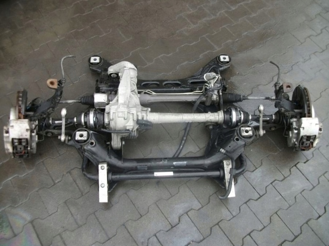 7L0407258A Цапфа (поворотный кулак) передний правый купить Харьков