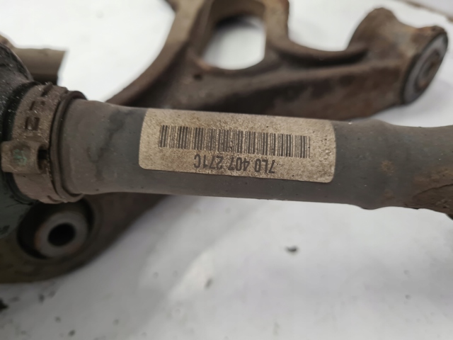 PORSCHE 7L0407258A Цапфа (поворотный кулак) передний правый в наличии Винница