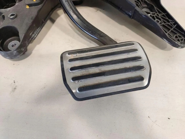 7L0723507D PORSCHE Педаль газа купить в Полтава
