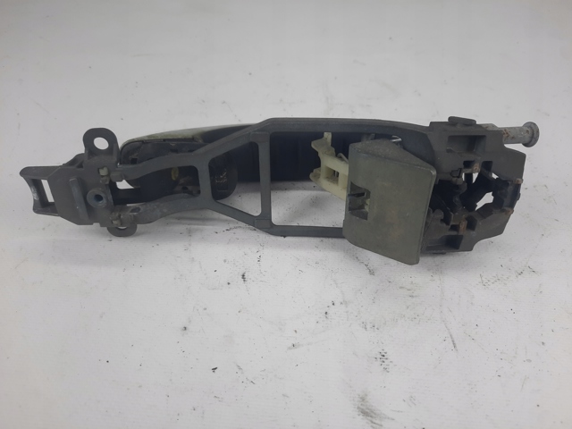 7L0839885 PORSCHE Держатель наружной ручки двери задней левой купить в Ужгород